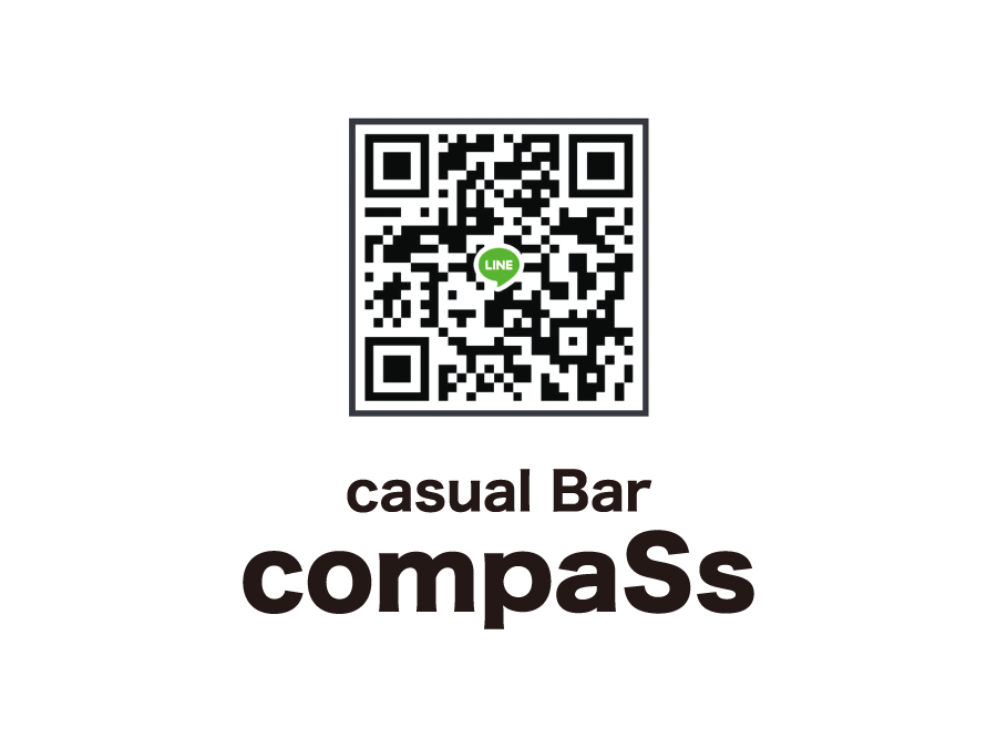 カジュアルなバーでのバーテンダー